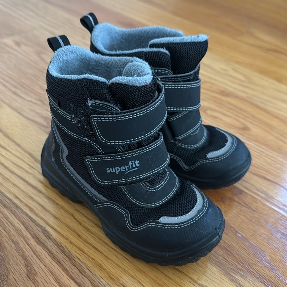 Superfit winter boots for toddlers size 25